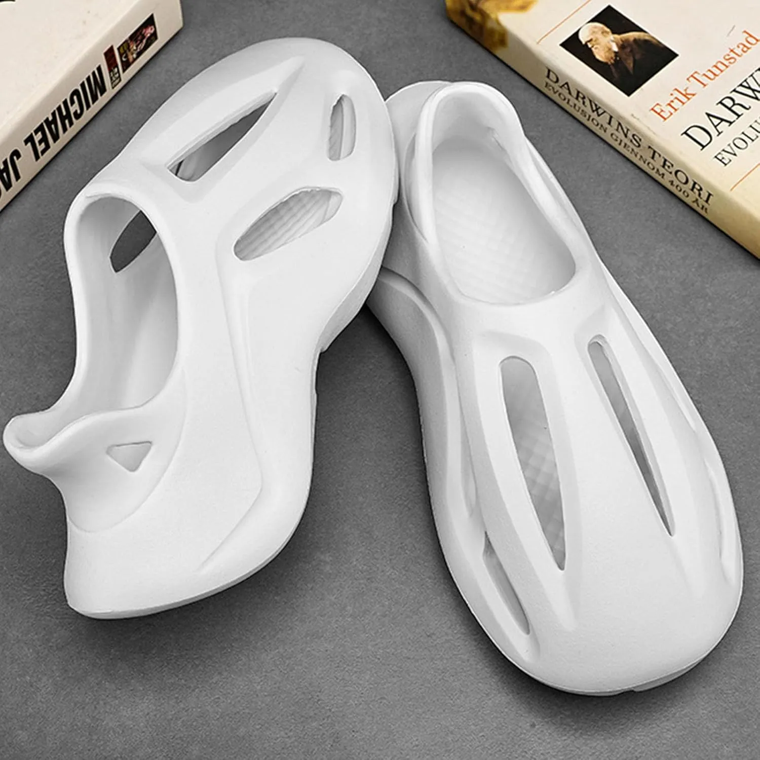 Fashion Children's Foam Running Shoes Children's Foam Running Shoes Big Kids Sneakers Cloud Non-slip Boys Pillow Hole Shoes Sandals Girls Outdoor Indoor Slippers Beach Shoes