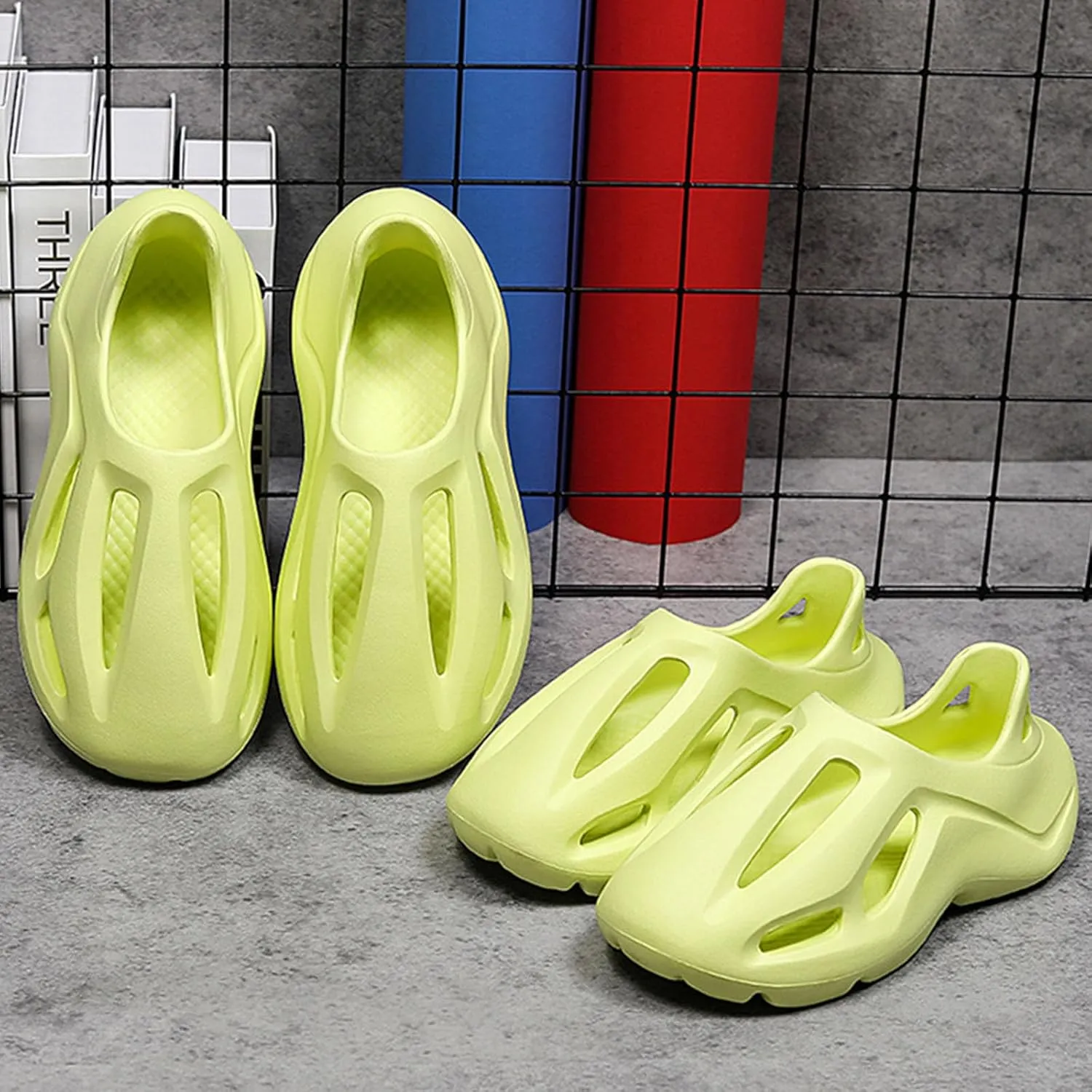 Fashion Children's Foam Running Shoes Children's Foam Running Shoes Big Kids Sneakers Cloud Non-slip Boys Pillow Hole Shoes Sandals Girls Outdoor Indoor Slippers Beach Shoes