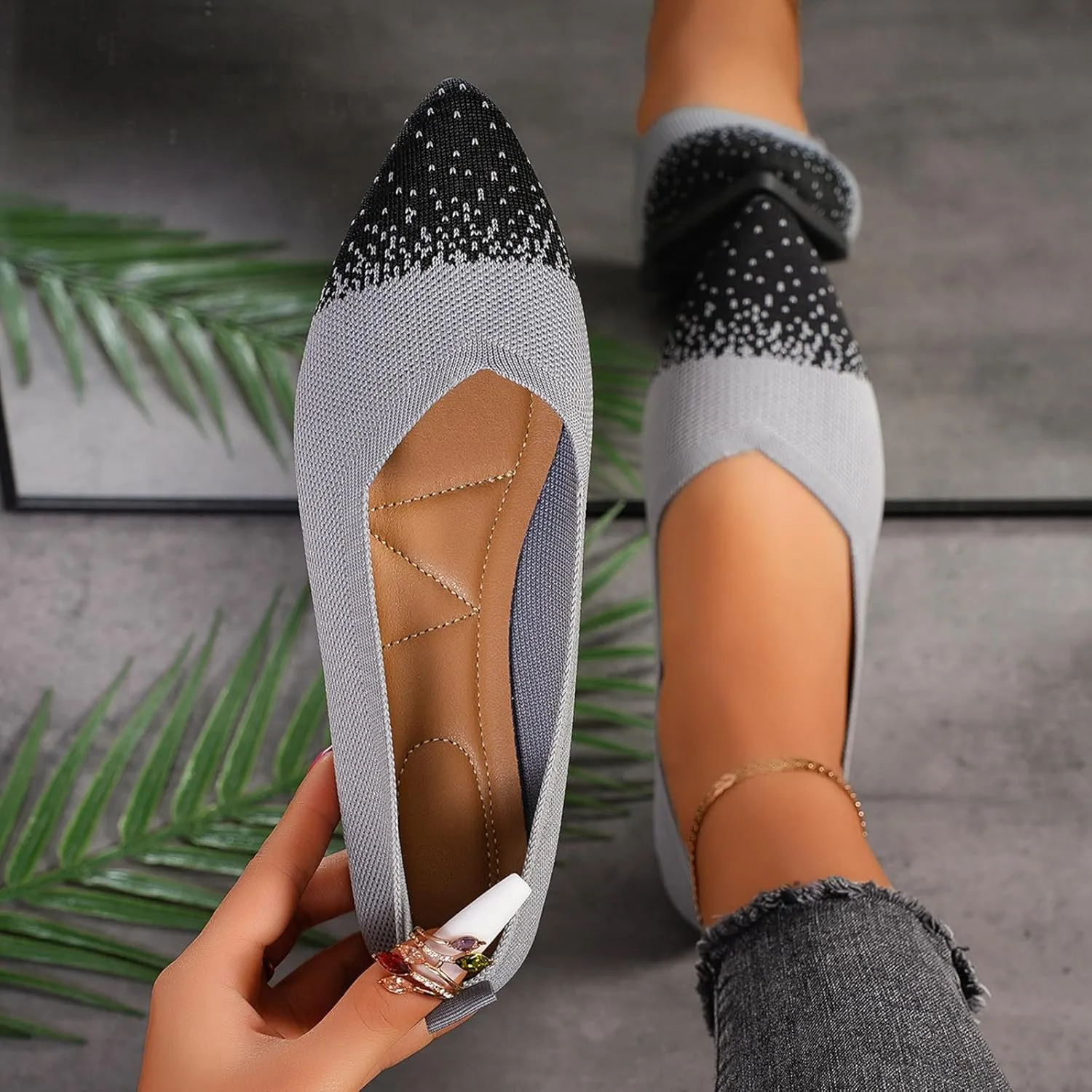 Ladies Casual Colorblocking Mesh Breathable Shallow Mouth Pointed Toe Flat Shoes Single Shoes Soybean Shoes Casual Shoes Fashion Sandals Women