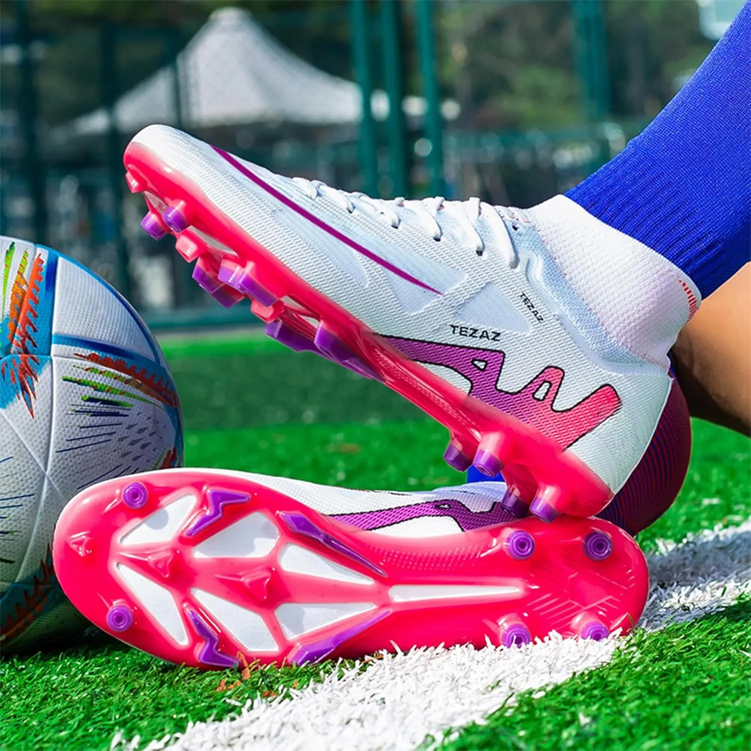 Men's Soccer Cleats Lightweight Football Cleats Professional Training High-top Soccer Shoes
