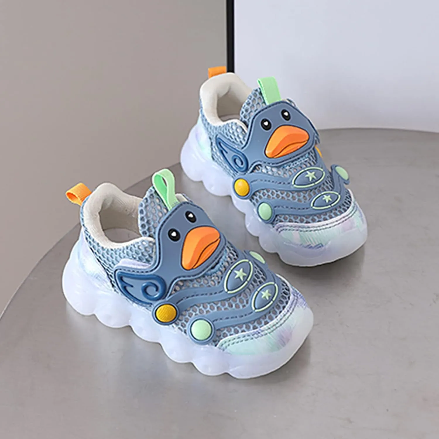 Toddler Boys Girls Light Up Sports Shoes Duck LED Flashing Sneakers Lightweight Mesh Breathable Running Sneakers