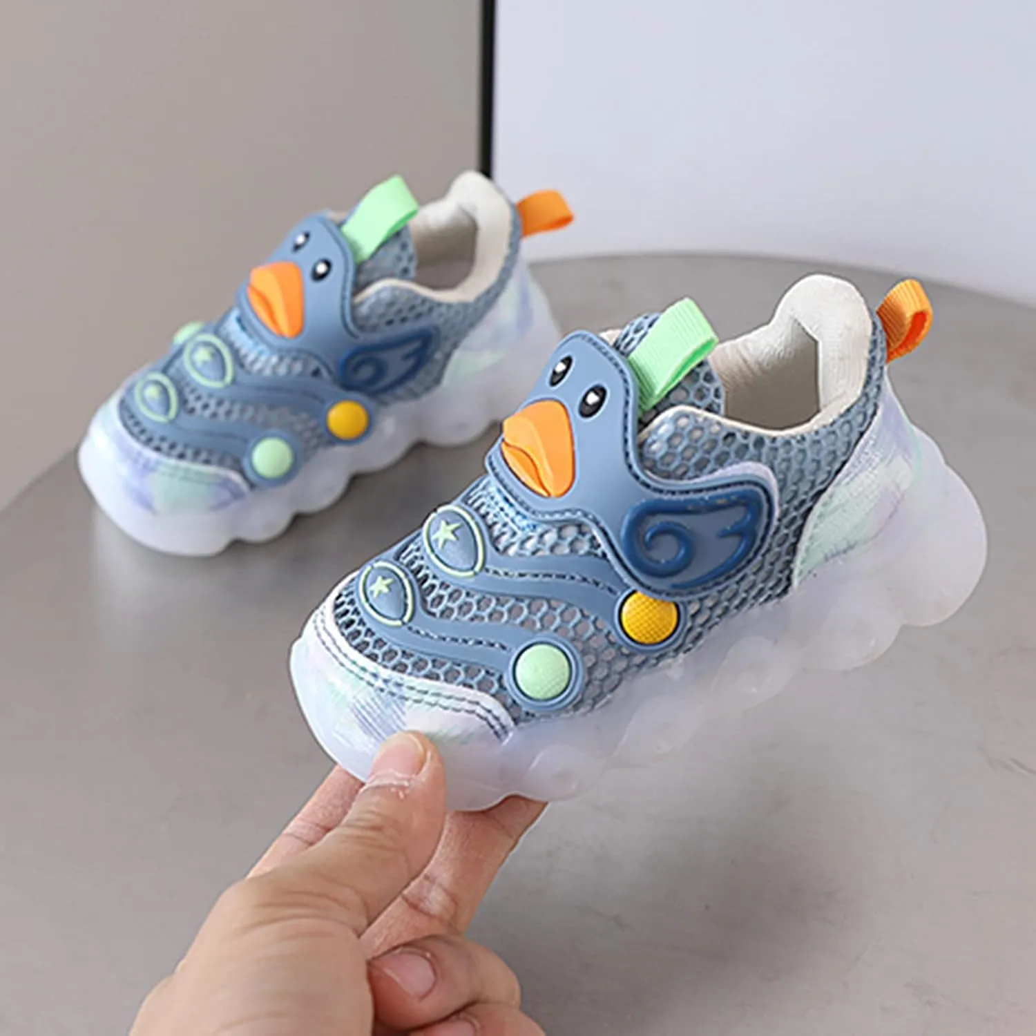 Toddler Boys Girls Light Up Sports Shoes Duck LED Flashing Sneakers Lightweight Mesh Breathable Running Sneakers