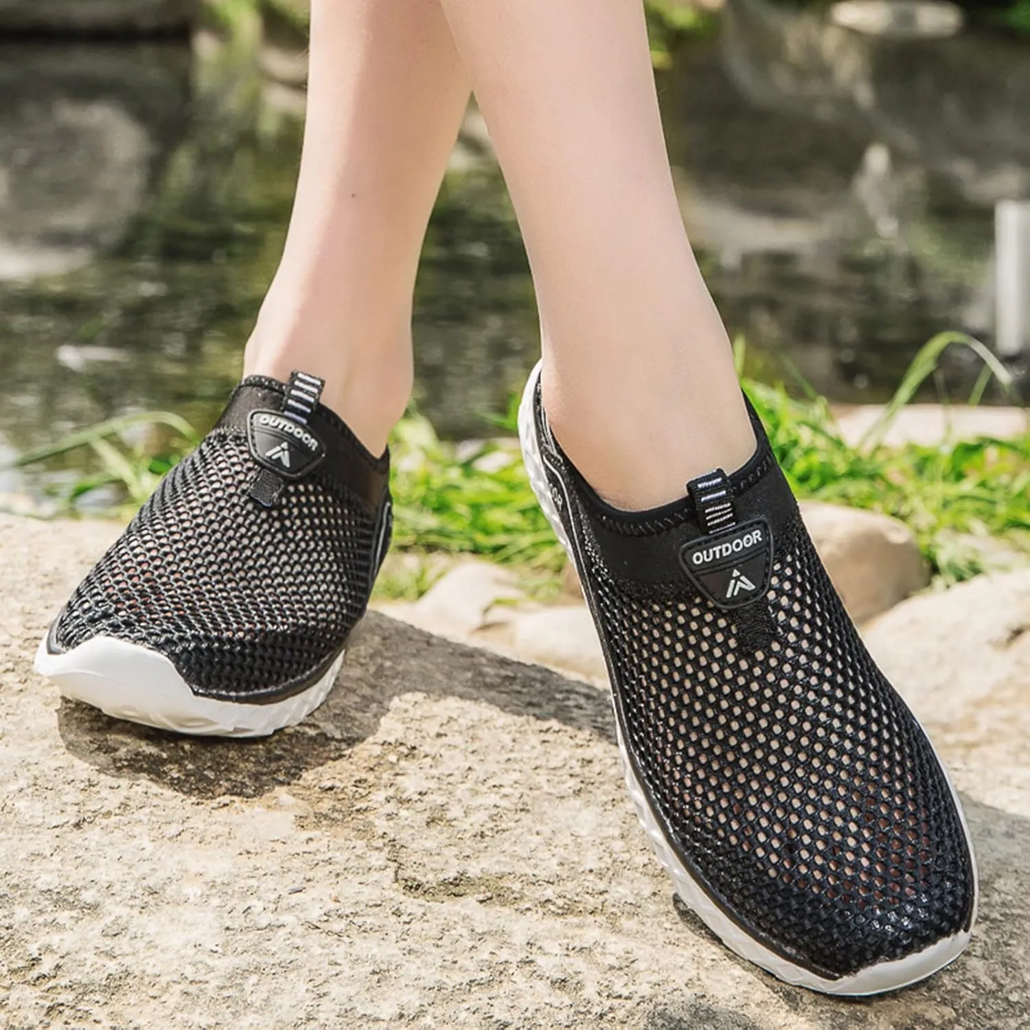 Women Slip On Casual Sneakers Comfortable Walking Shoes Lightweight Canvas Flats Non Slip Breathable Loafers