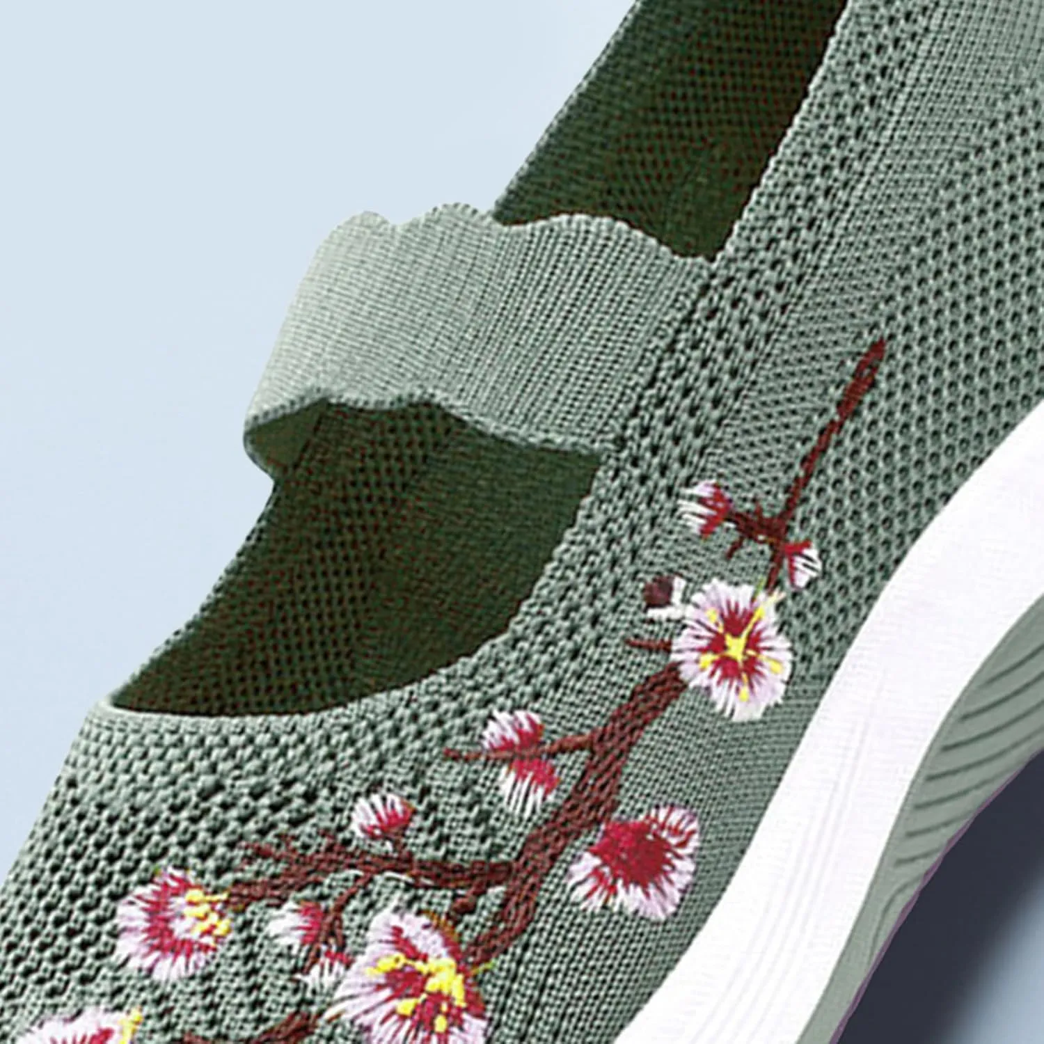 Women's Flats Shoes National Style Embroidered Flower Slip On Mesh Breathable Casual Loafers Comfortable Soft Woman Shoes Casual Heel with Arch Support